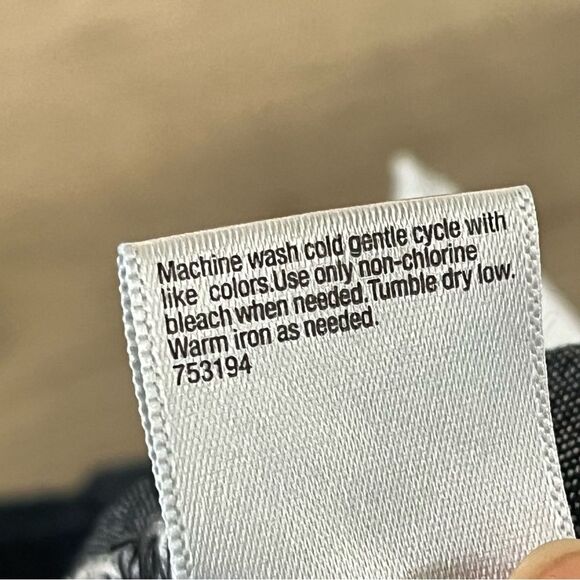 St. John’s Bay Dark Blue Stretch Denim Mid-Rise Capri Jeans Size 4 - Picture 5 of 5